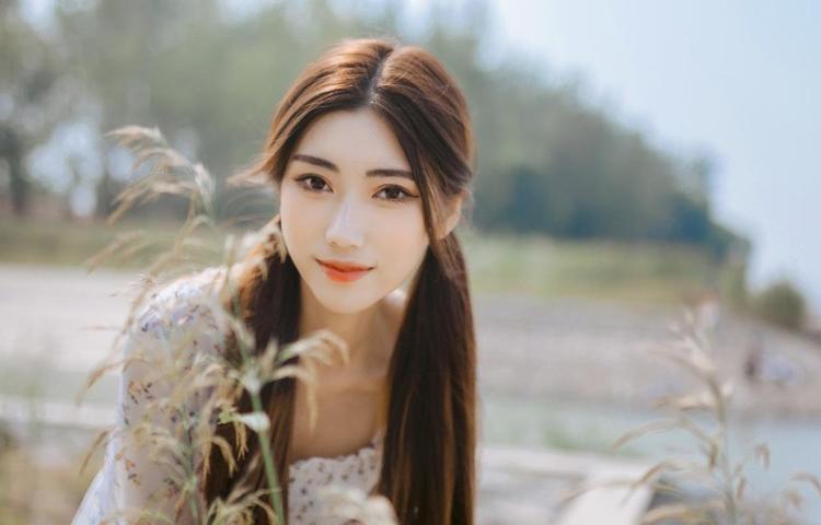 小学阶段的张婉莹
